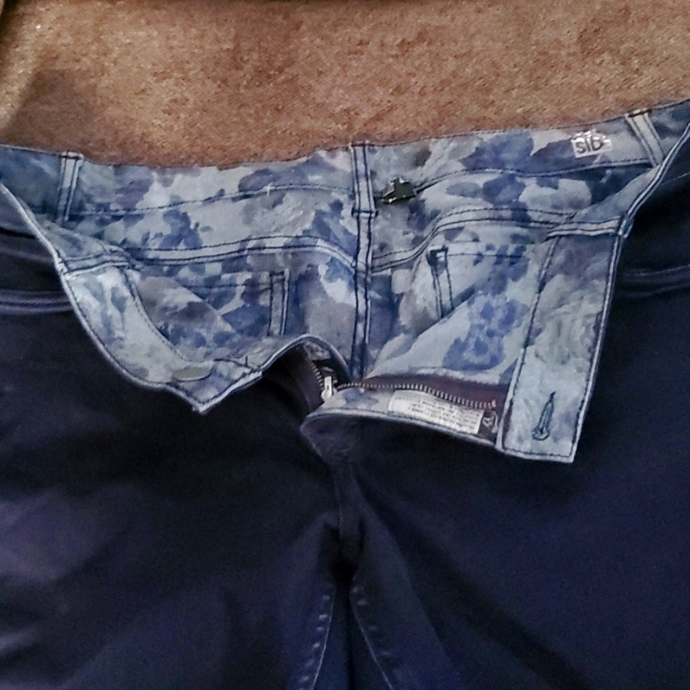 Flip side jeans, wear solid blue side or turn inside out and wear the light blue